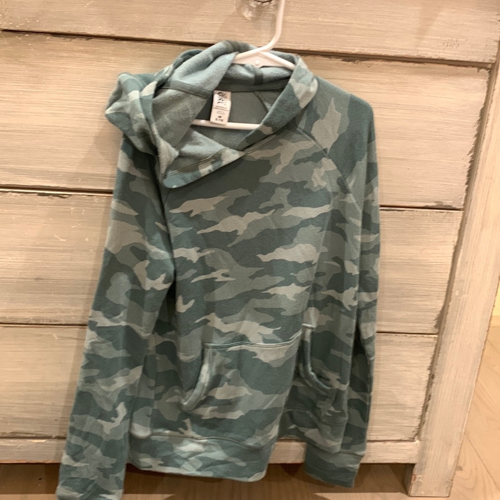 Girls Athleta sweatshirt